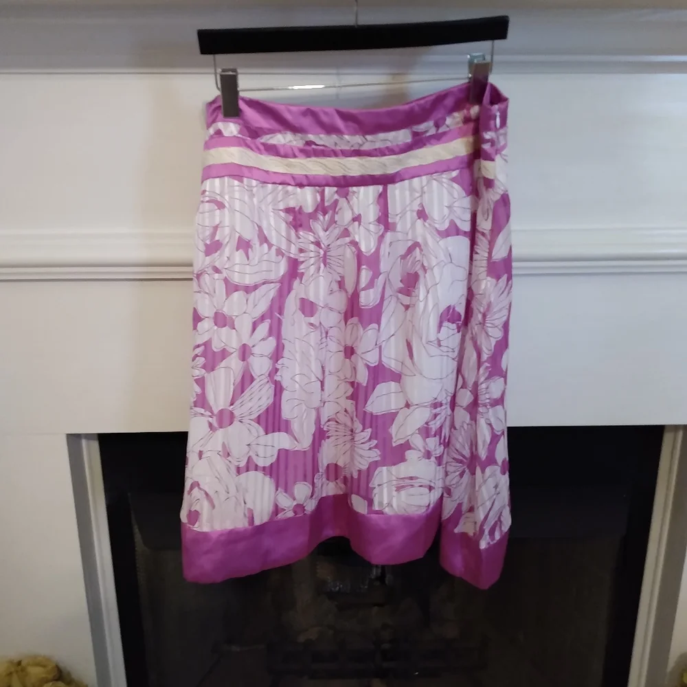 Coupe Collection  lavender white floral Lined skirt size 14